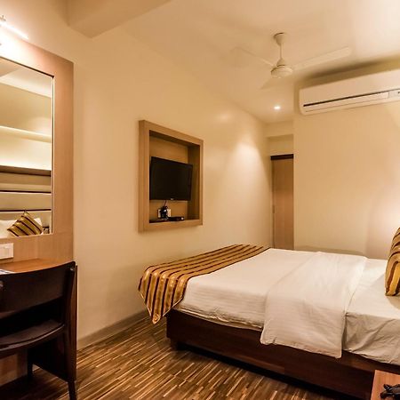 Super Capital O Hotel Konar Inn Turambhe Ngoại thất bức ảnh