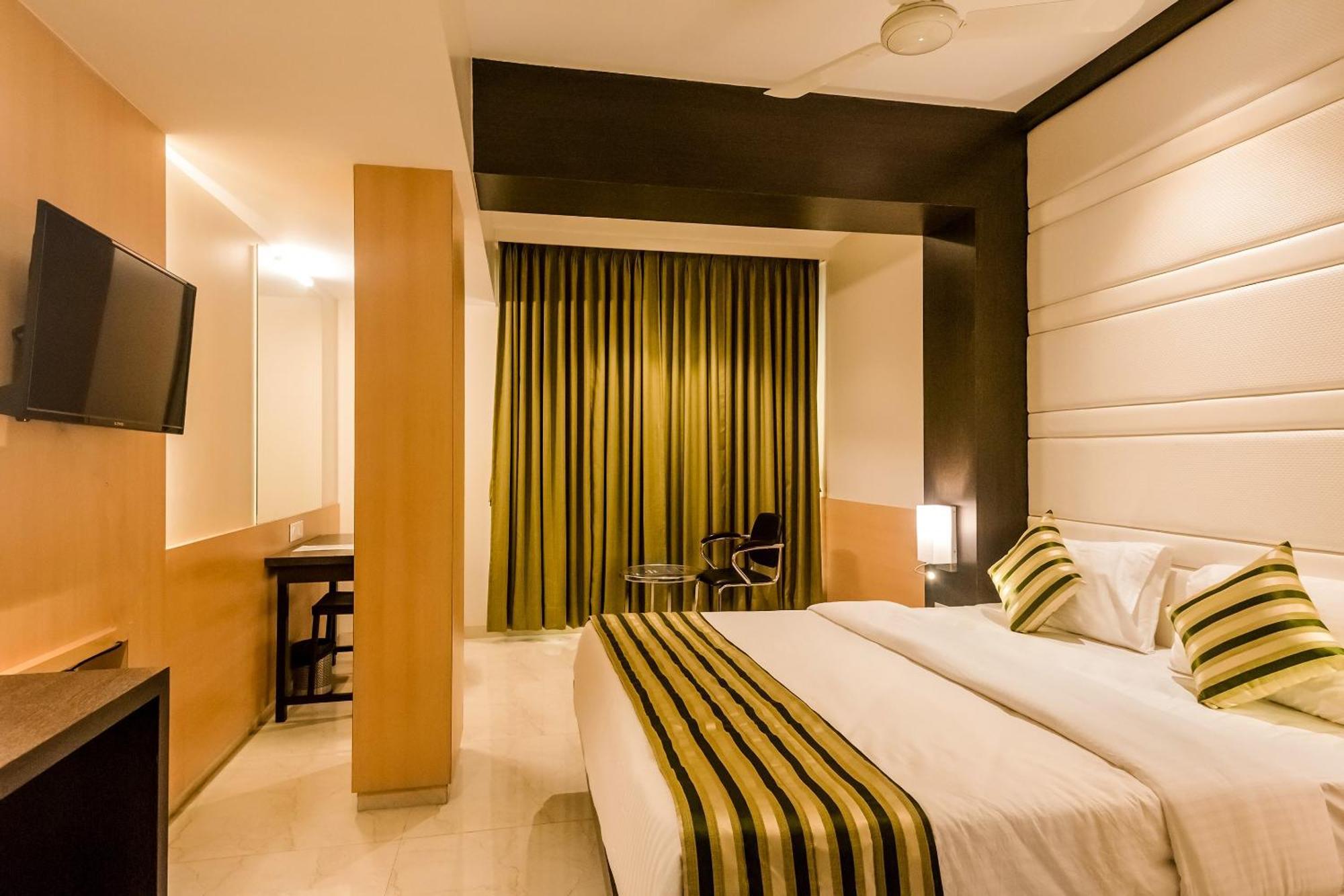 Super Capital O Hotel Konar Inn Turambhe Ngoại thất bức ảnh