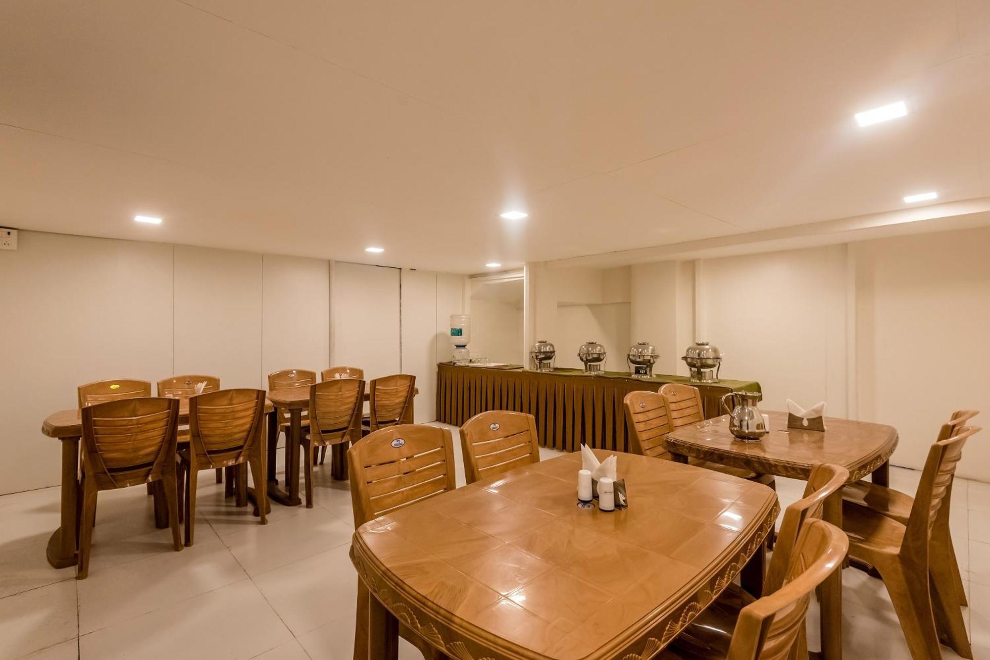 Super Capital O Hotel Konar Inn Turambhe Ngoại thất bức ảnh