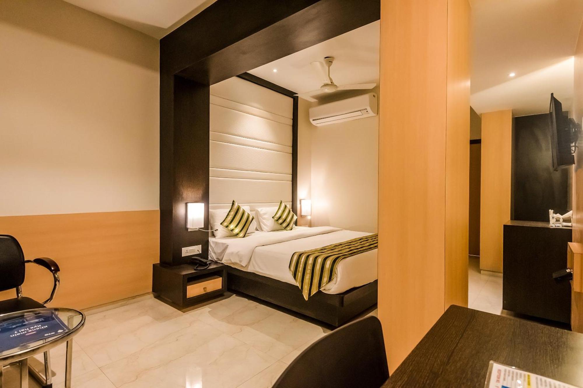 Super Capital O Hotel Konar Inn Turambhe Ngoại thất bức ảnh