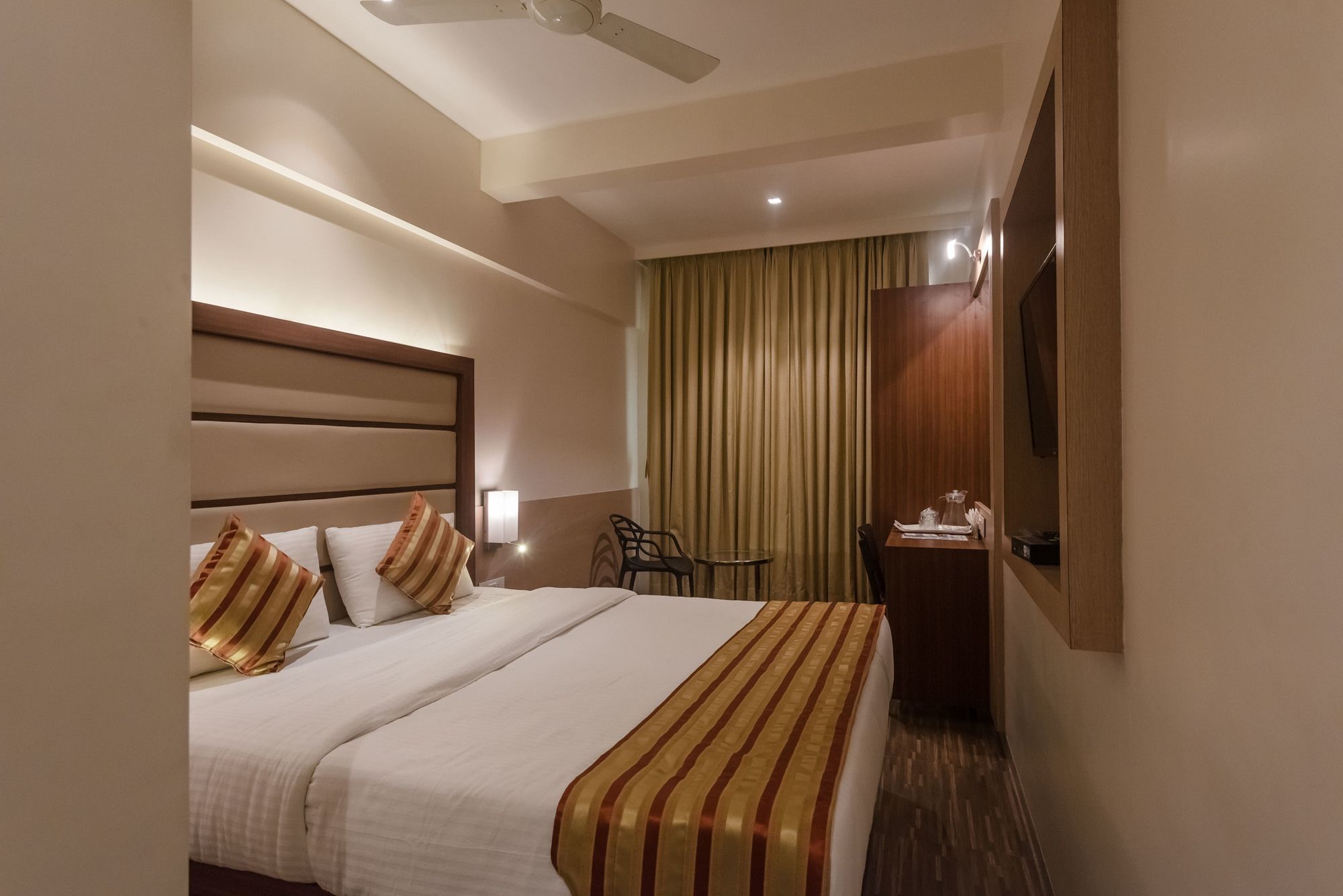 Super Capital O Hotel Konar Inn Turambhe Ngoại thất bức ảnh